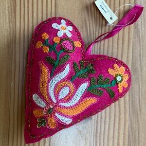 India Tesoros Folk Art Embroidered Beaded Heart hanging ornament decoration